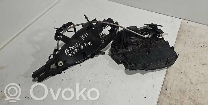 BMW 3 E90 E91 Priekšpusē slēdzene 