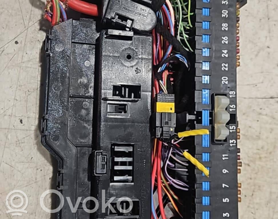 BMW X3 E83 Fuse module 