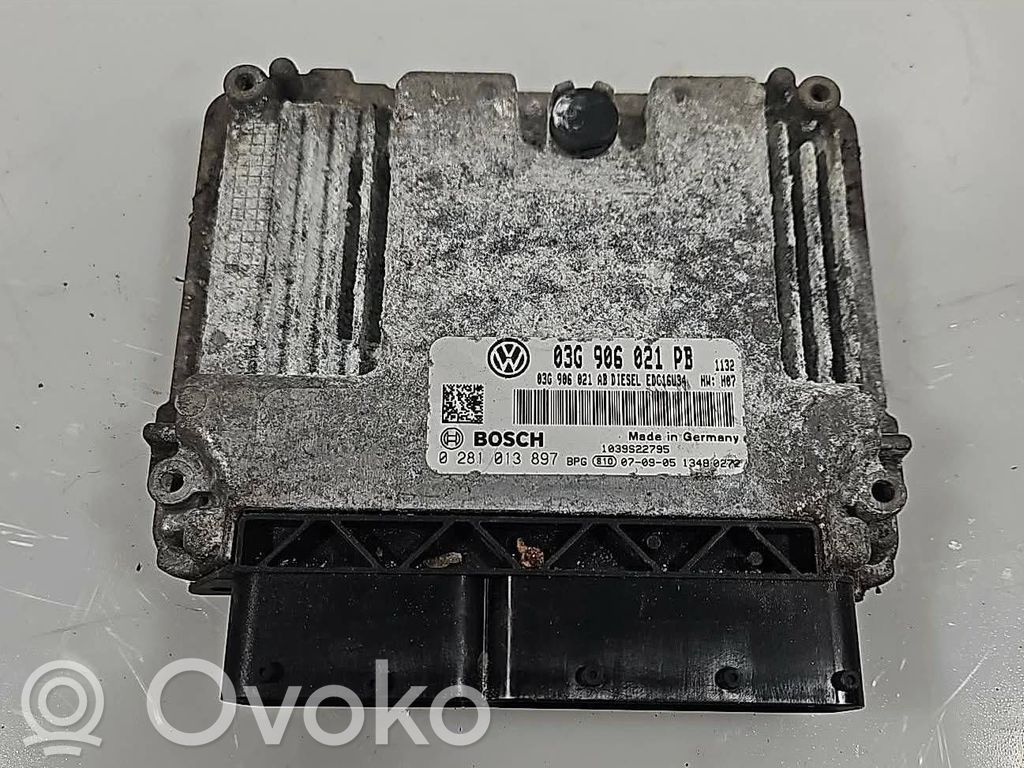 Volkswagen PASSAT B6 Engine control unit/module 