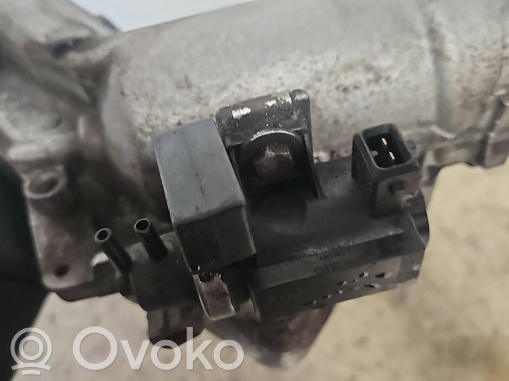 BMW X3 E83 Oil filter mounting bracket 
