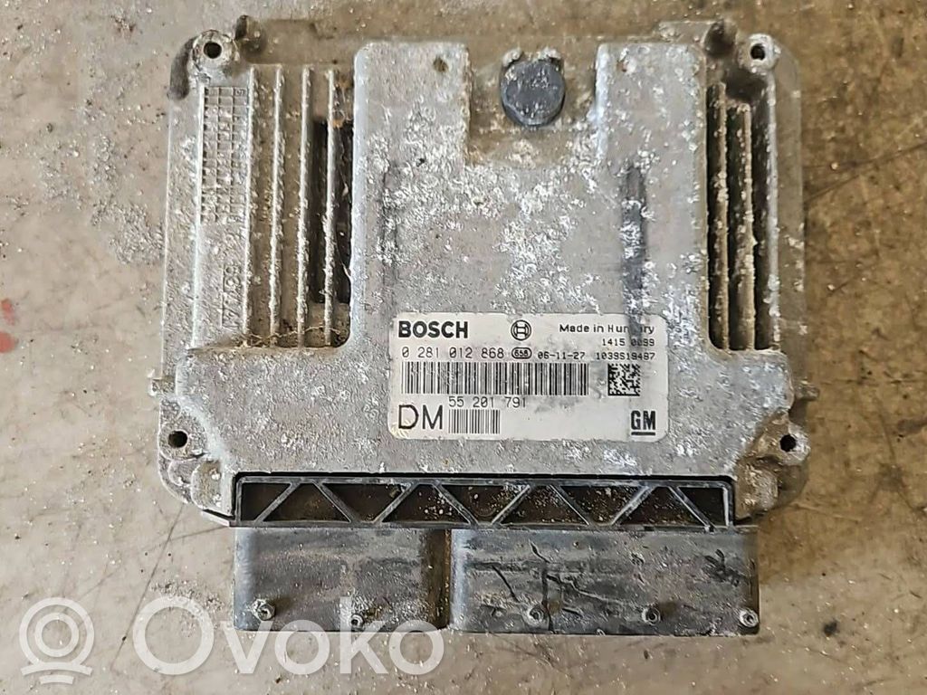Opel Vectra C Engine control unit/module 