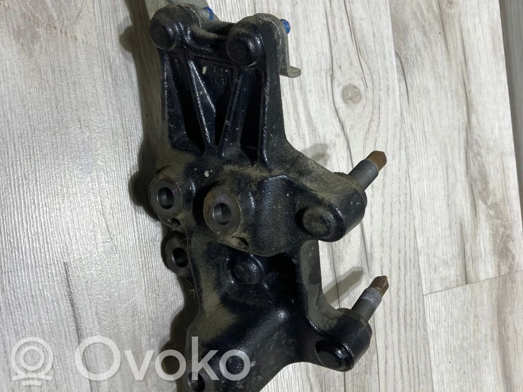 Mitsubishi Space Star Pavarų dėžės tvirtinimo kronšteinas 