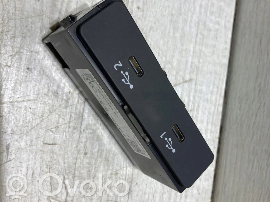Audi A3 8Y USB socket connector 
