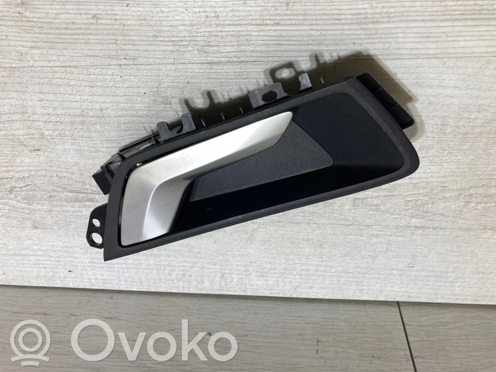 Ford Focus Front door interior handle 