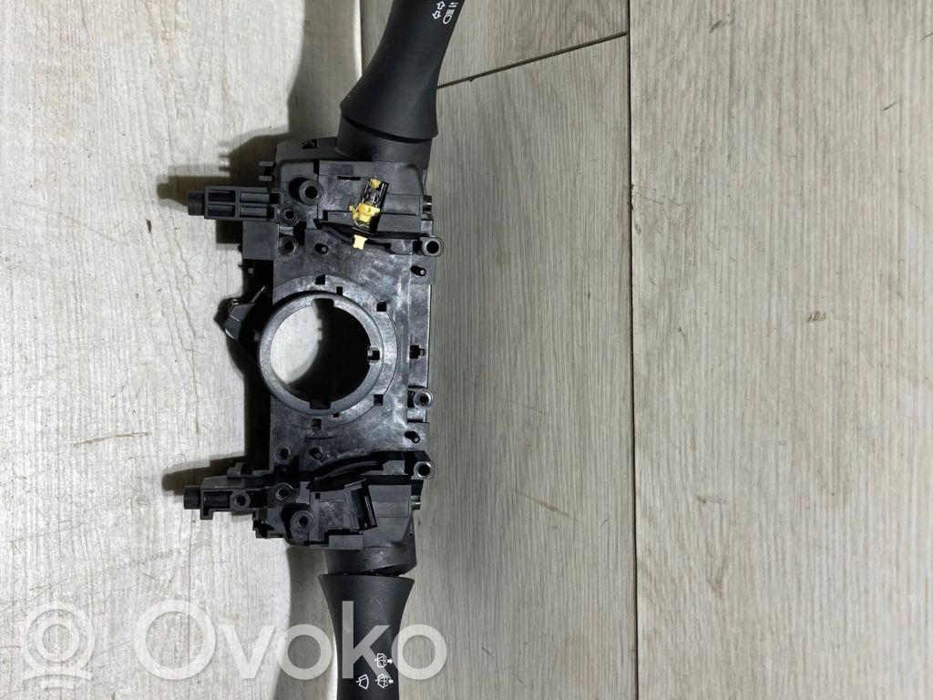 Renault Clio V Wiper turn signal indicator stalk/switch 