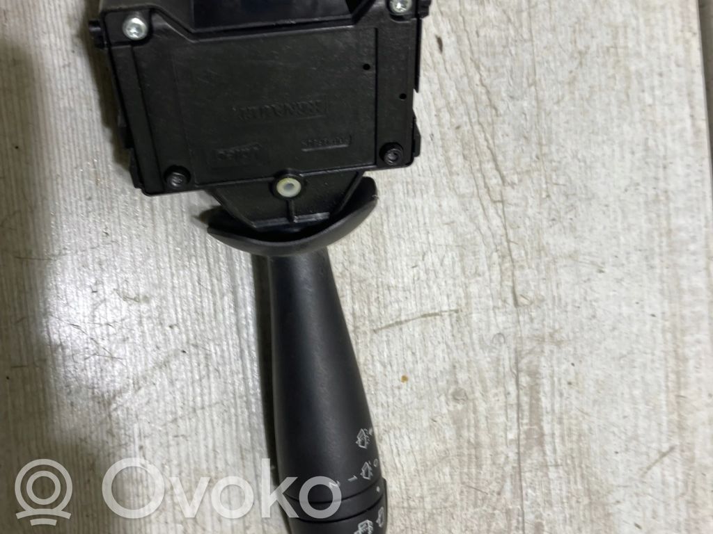 Renault Twingo III Wiper switch 