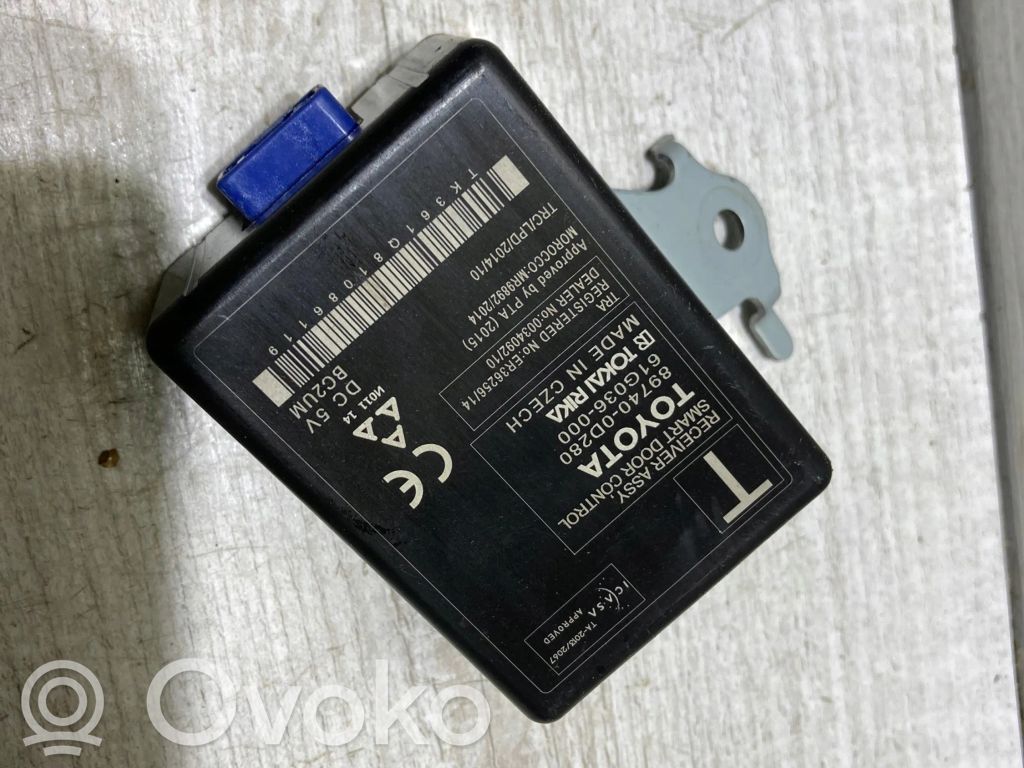 Toyota Yaris Unidad de control/módulo de la puerta 