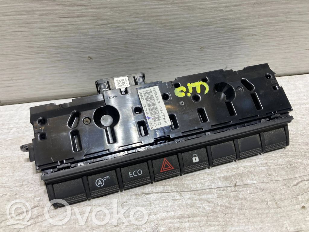 Renault Clio V Hazard light switch 