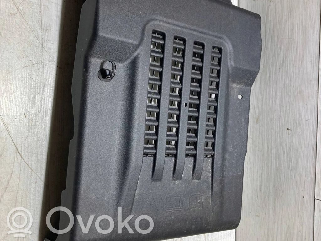 Ford Focus Akkulaatikon alusta 