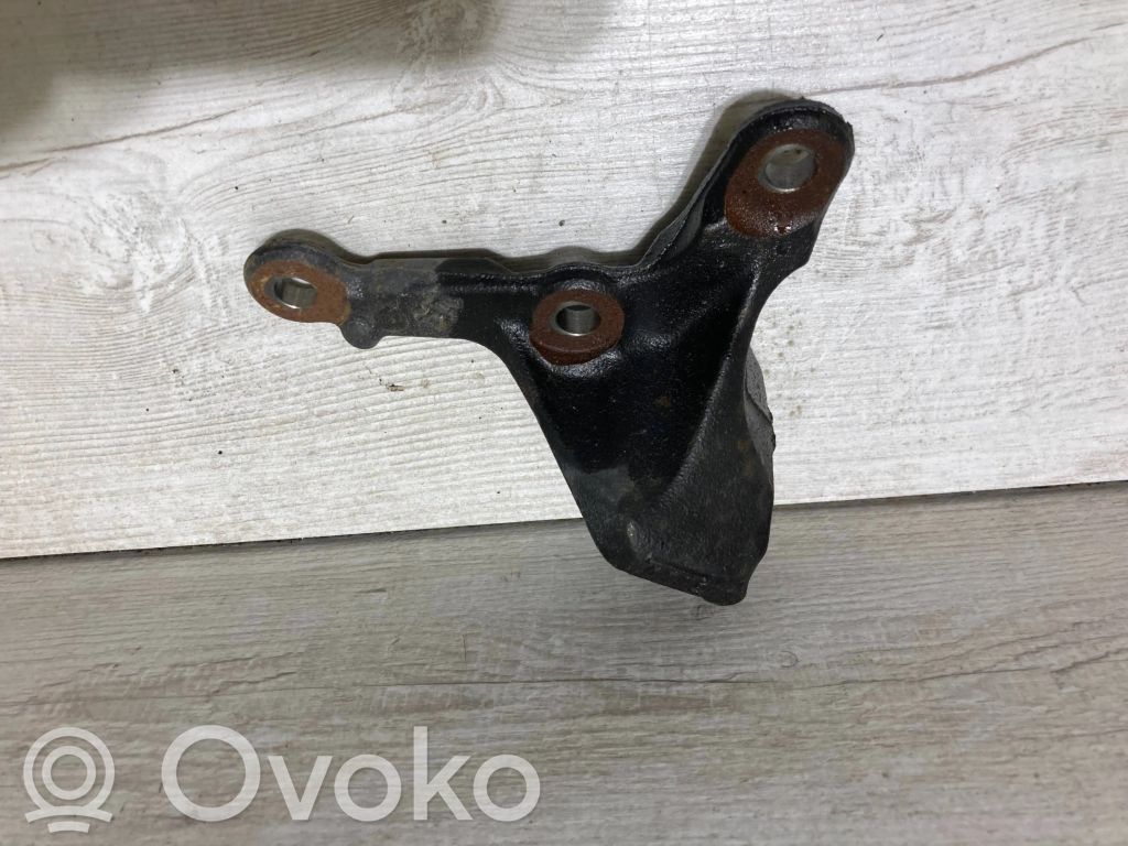 Citroen C3 Engine mounting bracket 