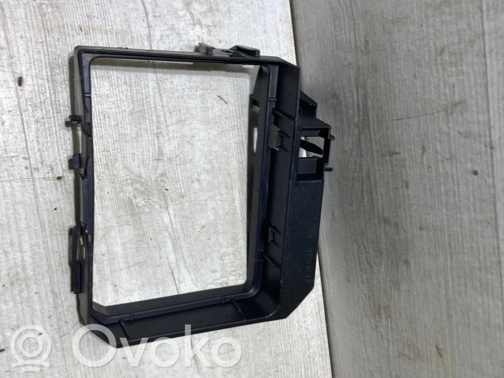 Dacia Sandero III Fuse module 