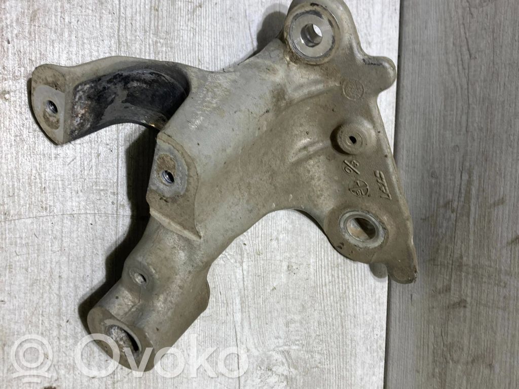 Renault Megane IV Engine mounting bracket 