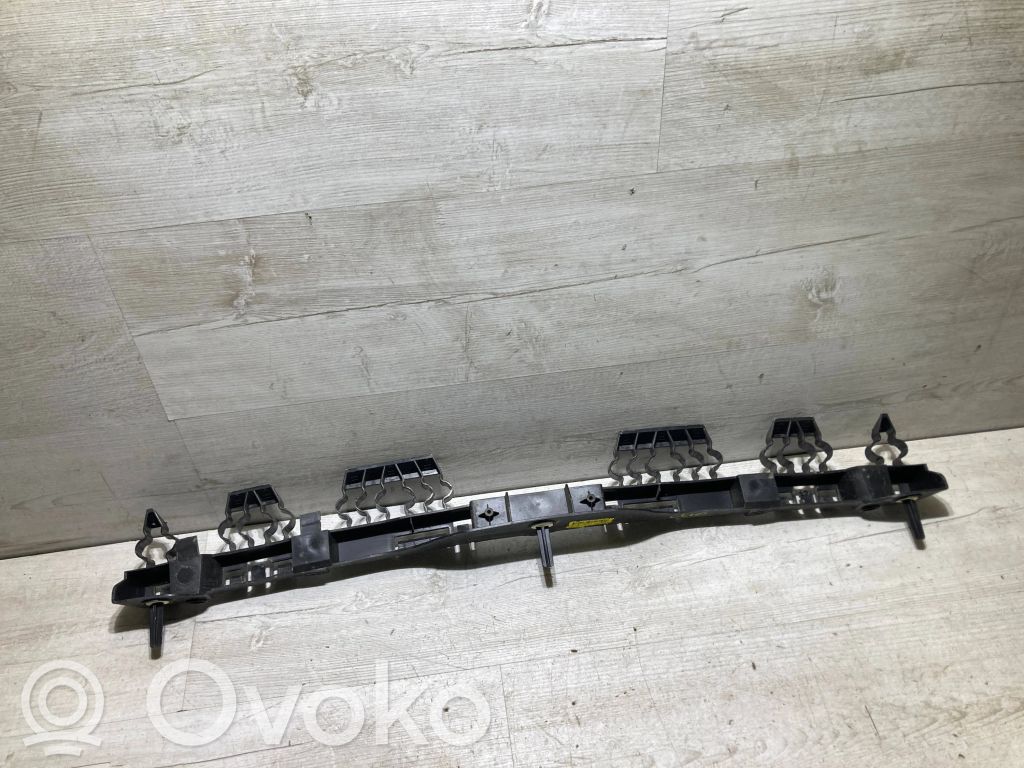 Renault Clio V Galinis laikiklis bamperio 