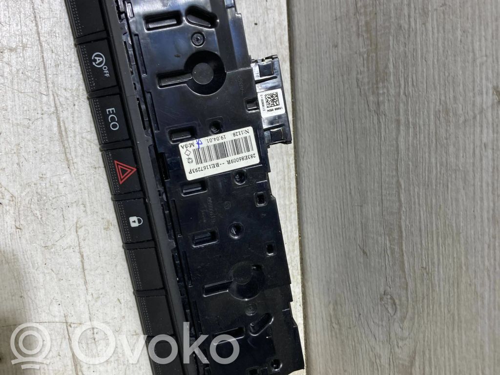 Renault Clio V Hazard light switch 