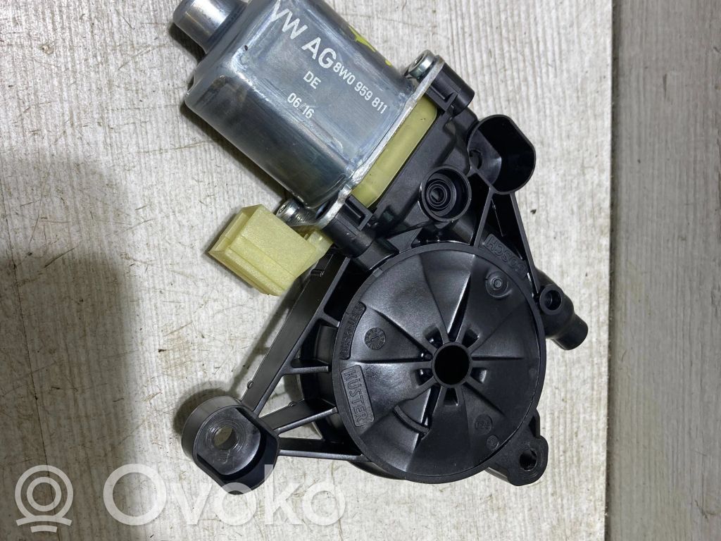 Audi A4 S4 B9 Silniczek podnoszenia szyby drzwi tylnych 