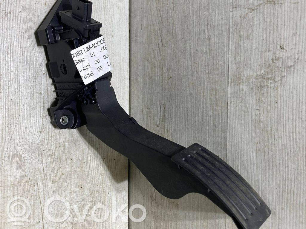 Ford Focus Accelerator throttle pedal 