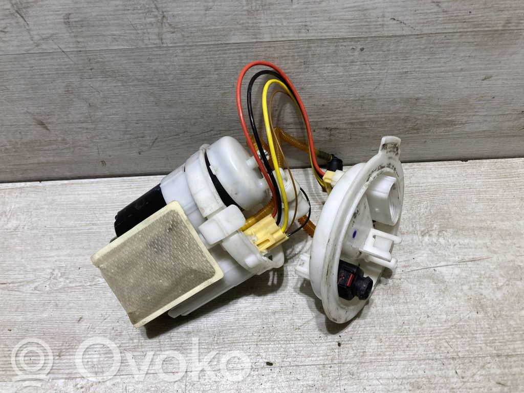 Audi A4 S4 B9 Bomba interna de combustible 