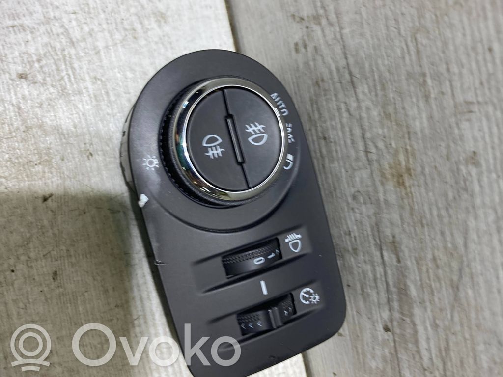 Opel Crossland X Light switch 