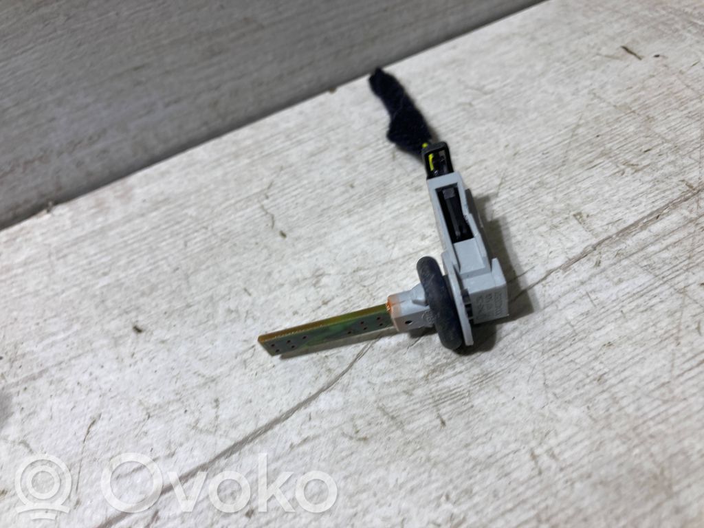 Interior temperature sensor   3D0907543A