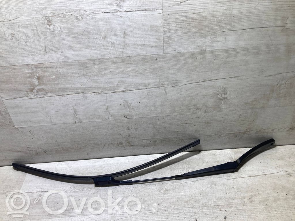 Ford Focus Front wiper blade arm 