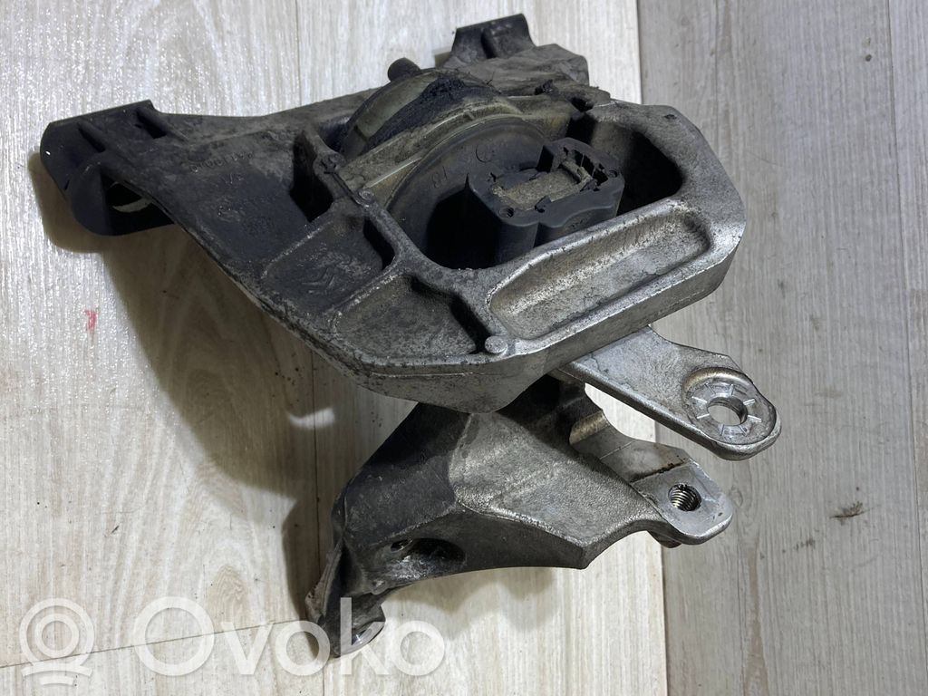 Peugeot Expert Engine mount bracket 