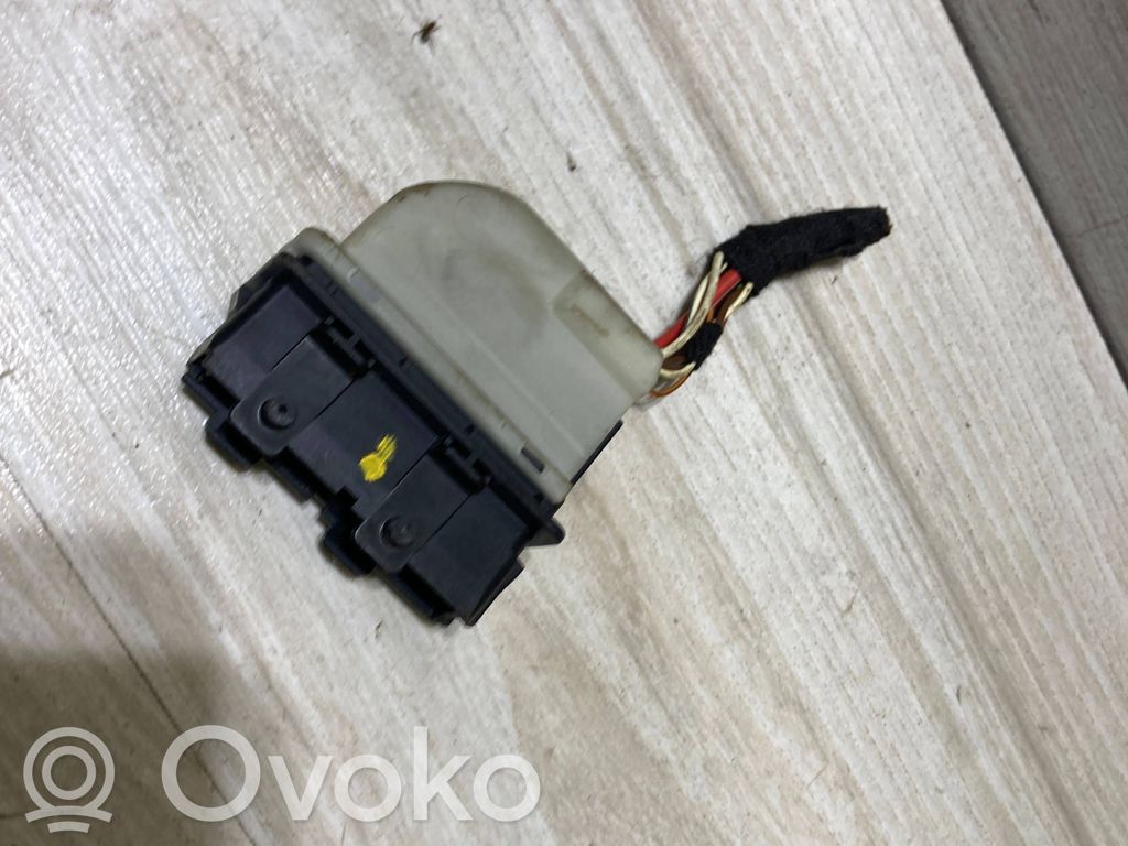 Wiązka przewodów drzwi przednich   4H0972701