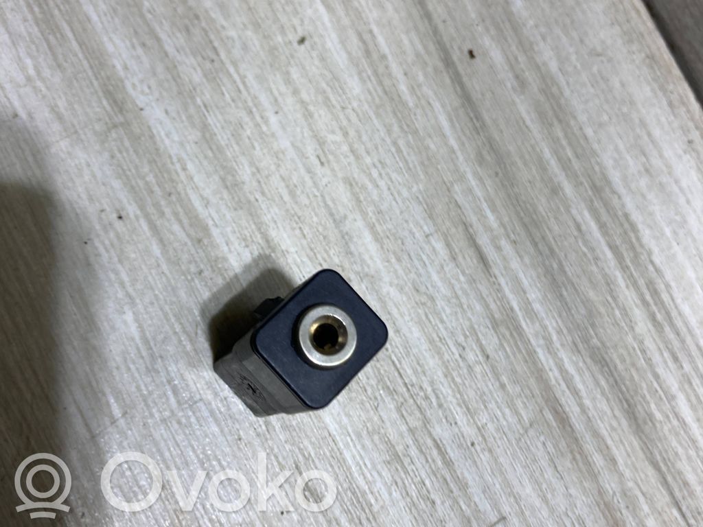 Ford Transit Custom AUX in-socket connector 