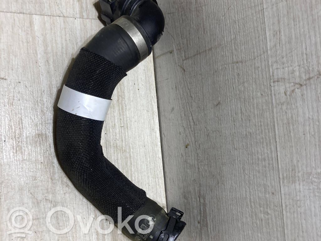 BMW 1 F70 Tuyau de liquide de refroidissement moteur 