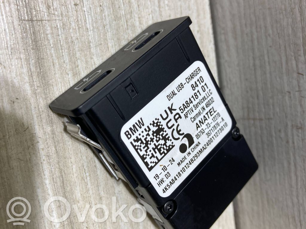 BMW 1 F70 USB socket connector 