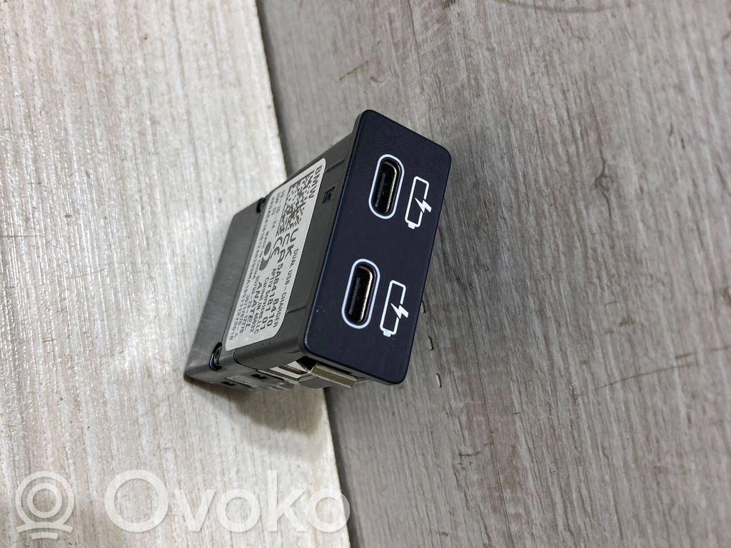 BMW 1 F70 USB socket connector 