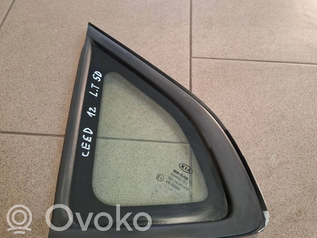 KIA Ceed Vidrio lateral trasero 