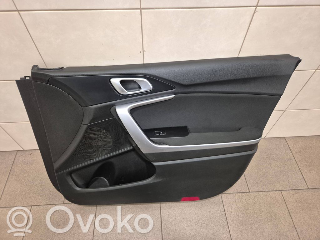 KIA Xceed Etuoven verhoilu 