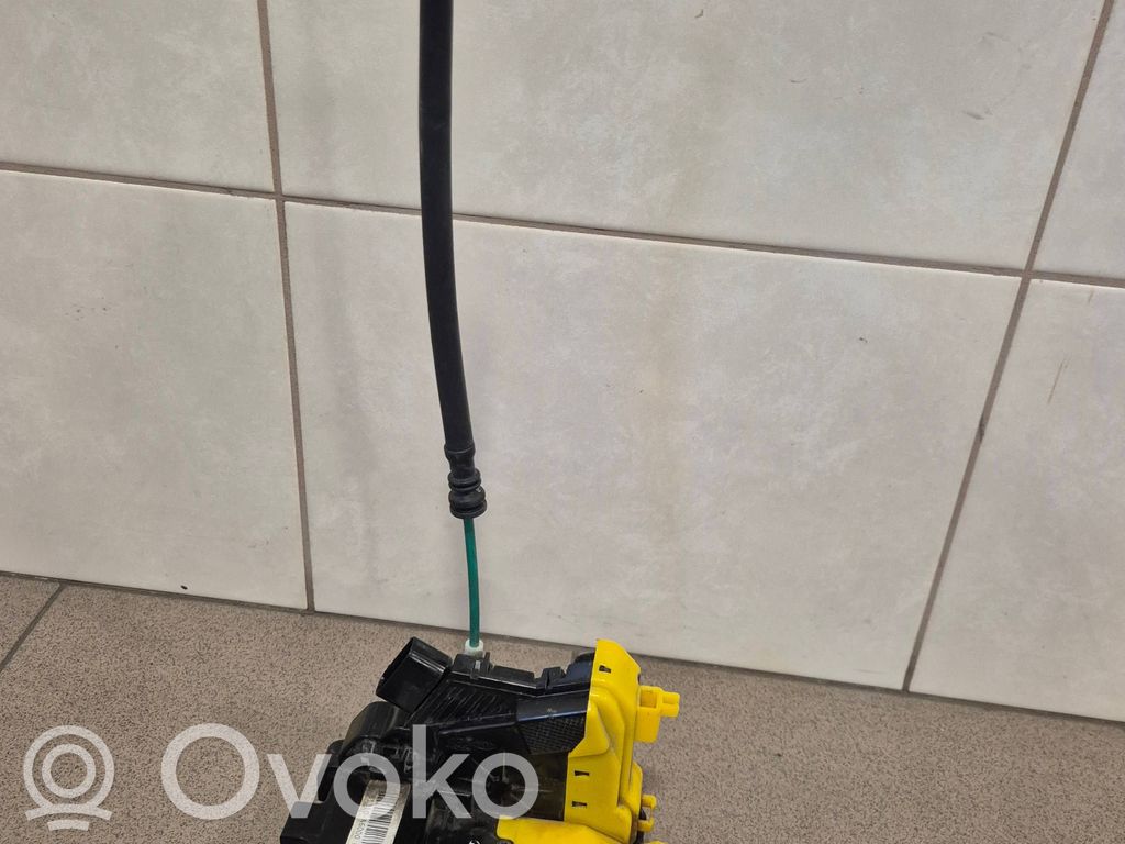 Hyundai i30 Priekšpusē slēdzene 