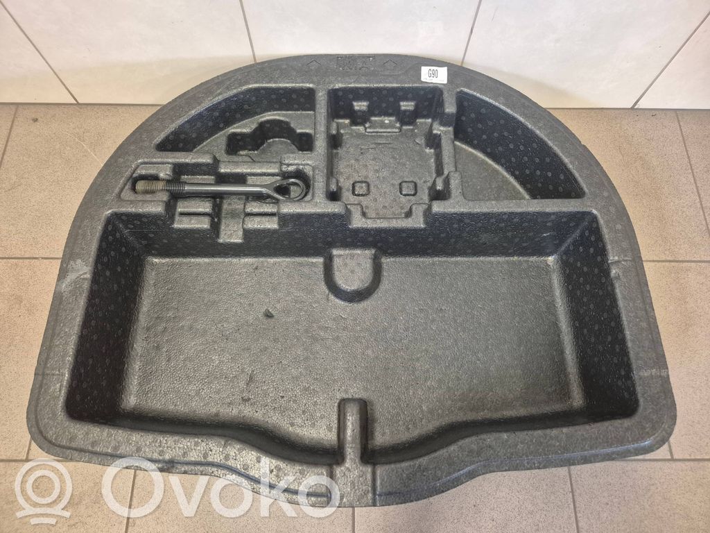 KIA Ceed Staufach Ablagefach im Kofferraum 