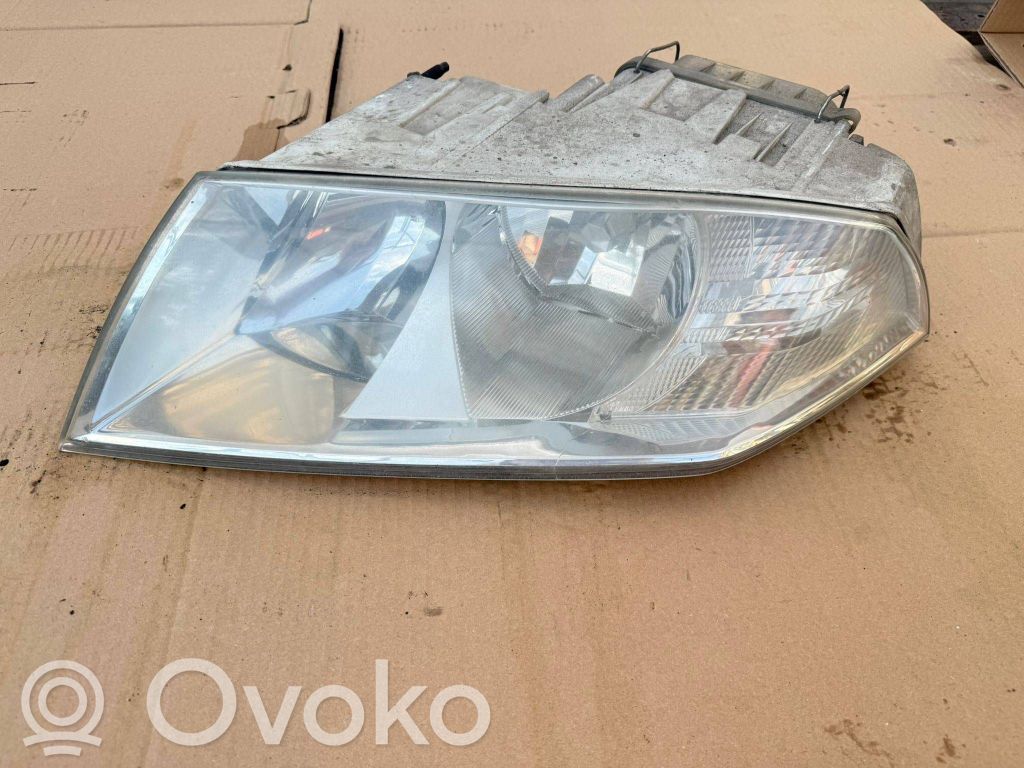 Skoda Octavia Mk2 (1Z) Lampa przednia 