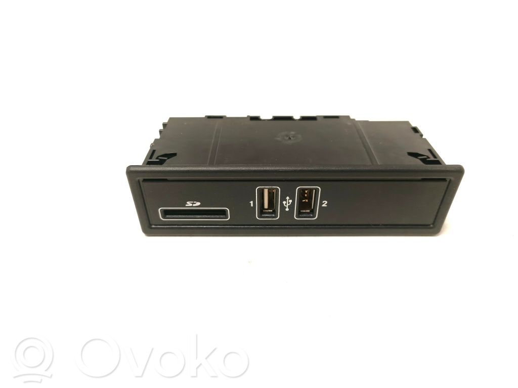 Mercedes-Benz C W205 Enchufe conector USB 