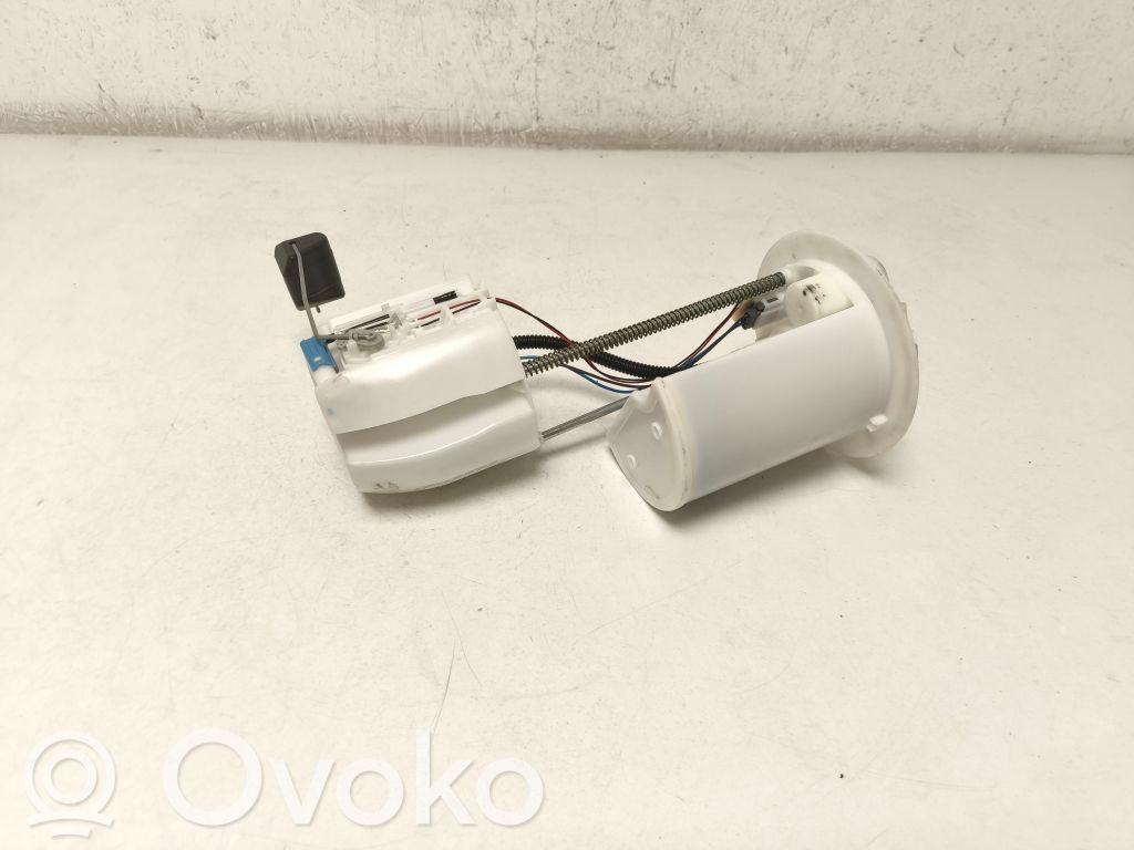 Toyota Yaris Bomba interna de combustible 