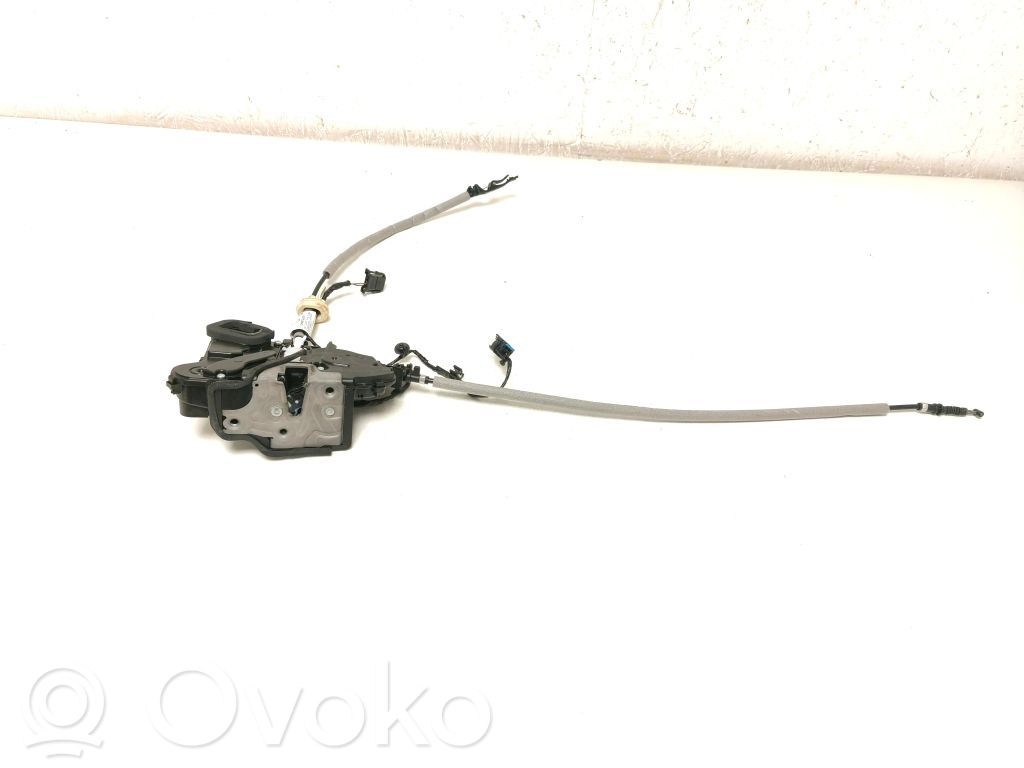 Volkswagen Golf VIII Zamek drzwi przednich 