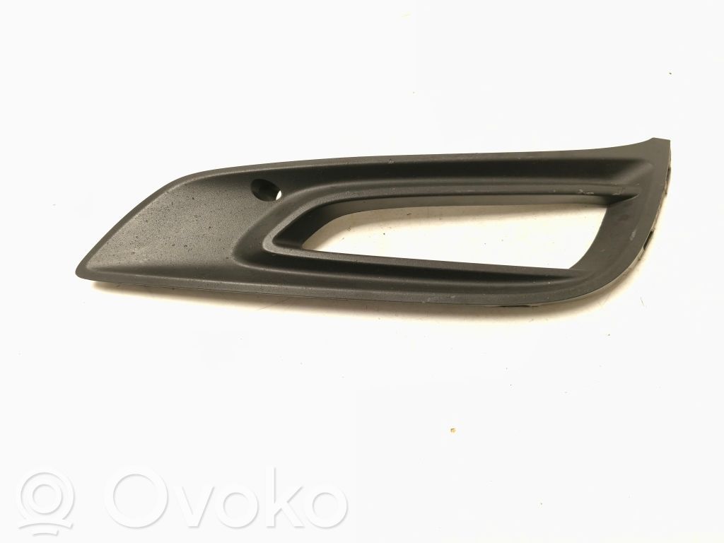 Opel Astra K Etupuskurin alempi jäähdytinsäleikkö 