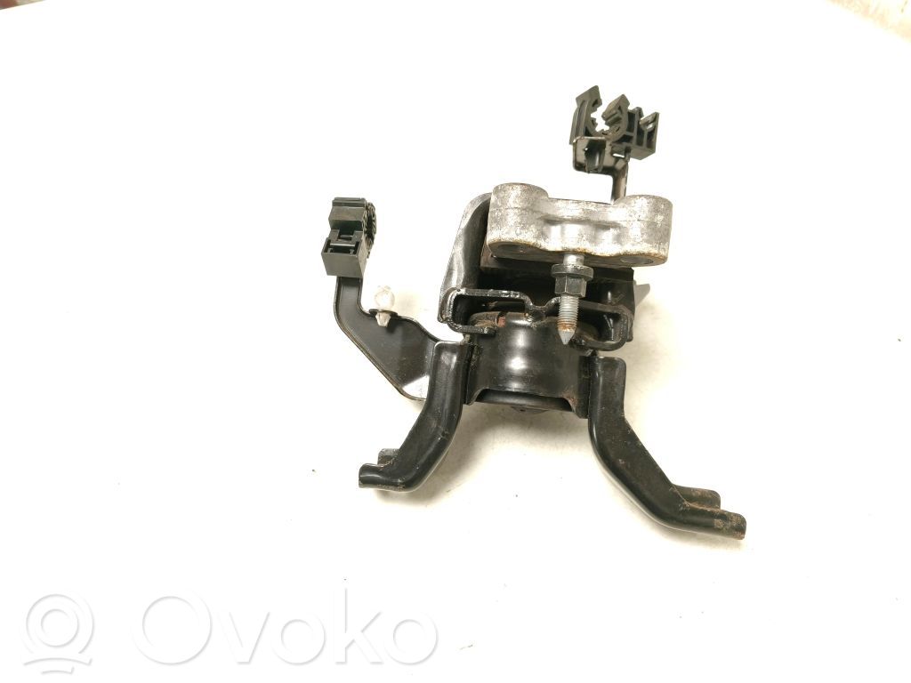 Toyota Avensis T270 Engine mount bracket 