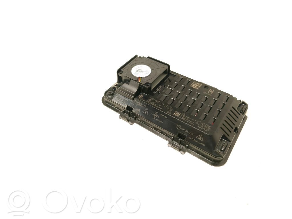 Volkswagen Golf VIII Wireless charging module 