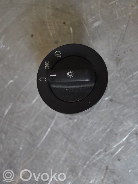 Light switch   61318363683