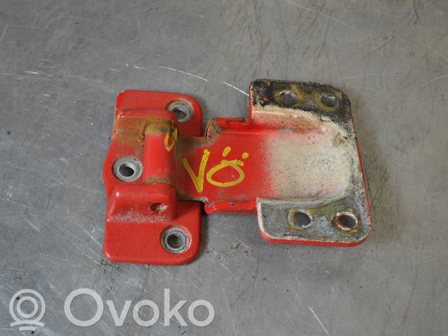 Tailgate/trunk/boot hinge