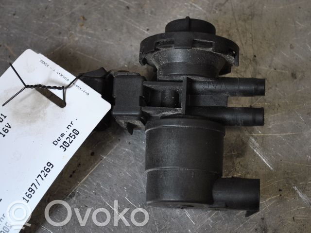 Válvula de vacío   4669475