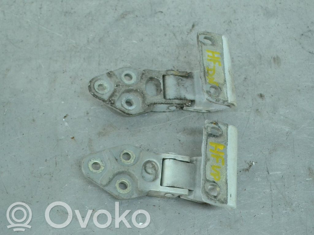 Front door upper hinge   VREUNDRE