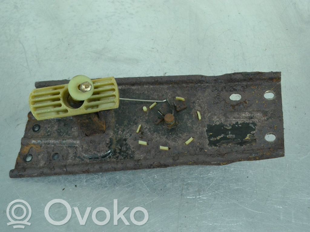 Spare wheel mounting bracket