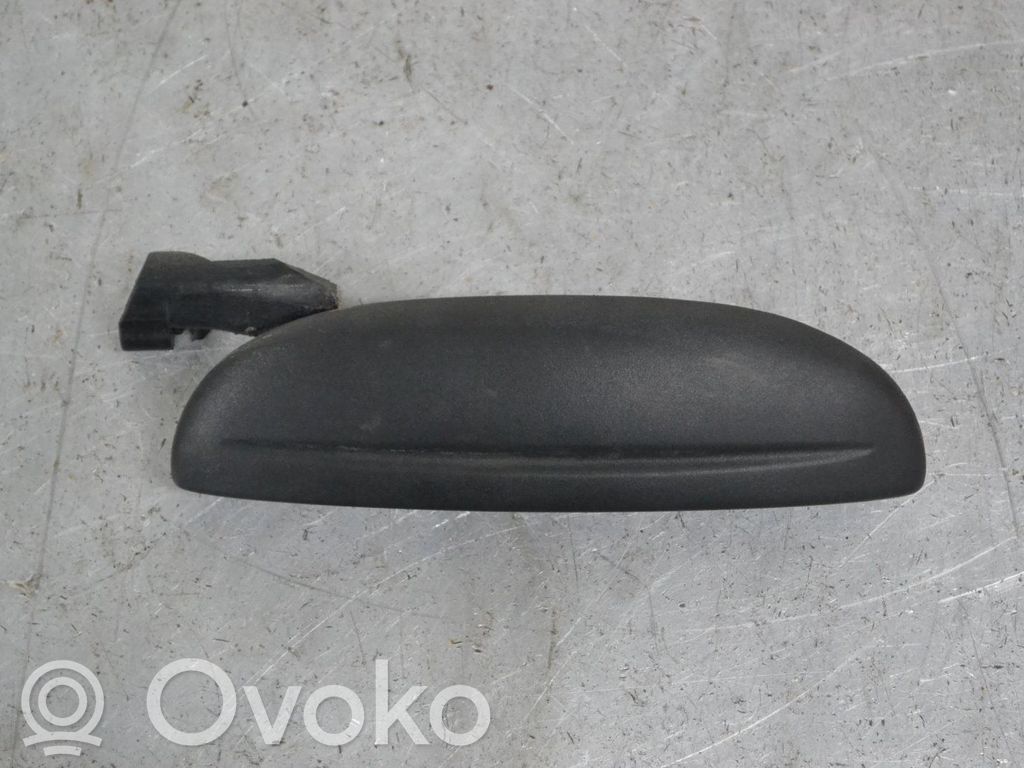 Manecilla externa puerta delantera