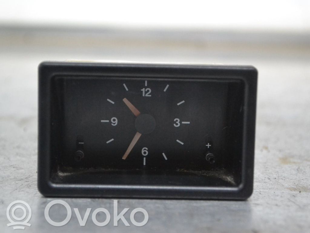 Volvo 440 Clock 