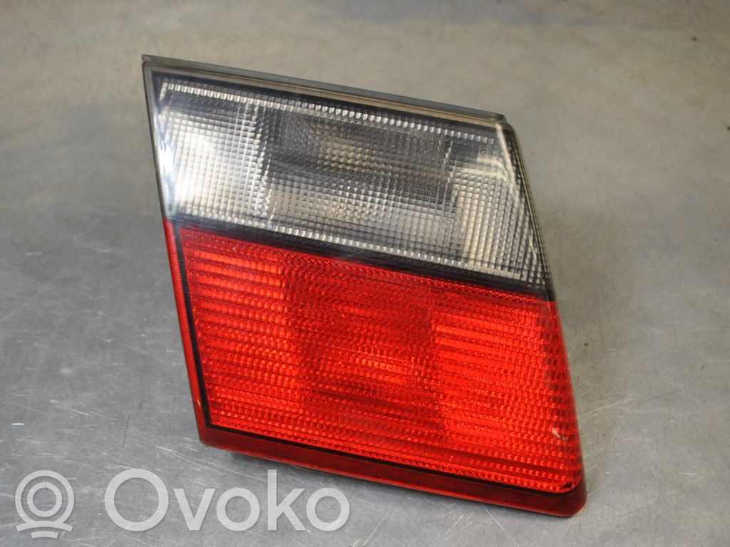 Tailgate rear/tail lights
