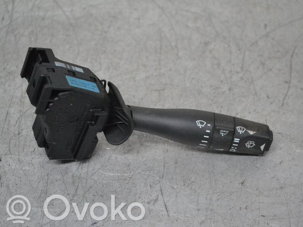 Pyyhkijän vipu   1X4317A553AD